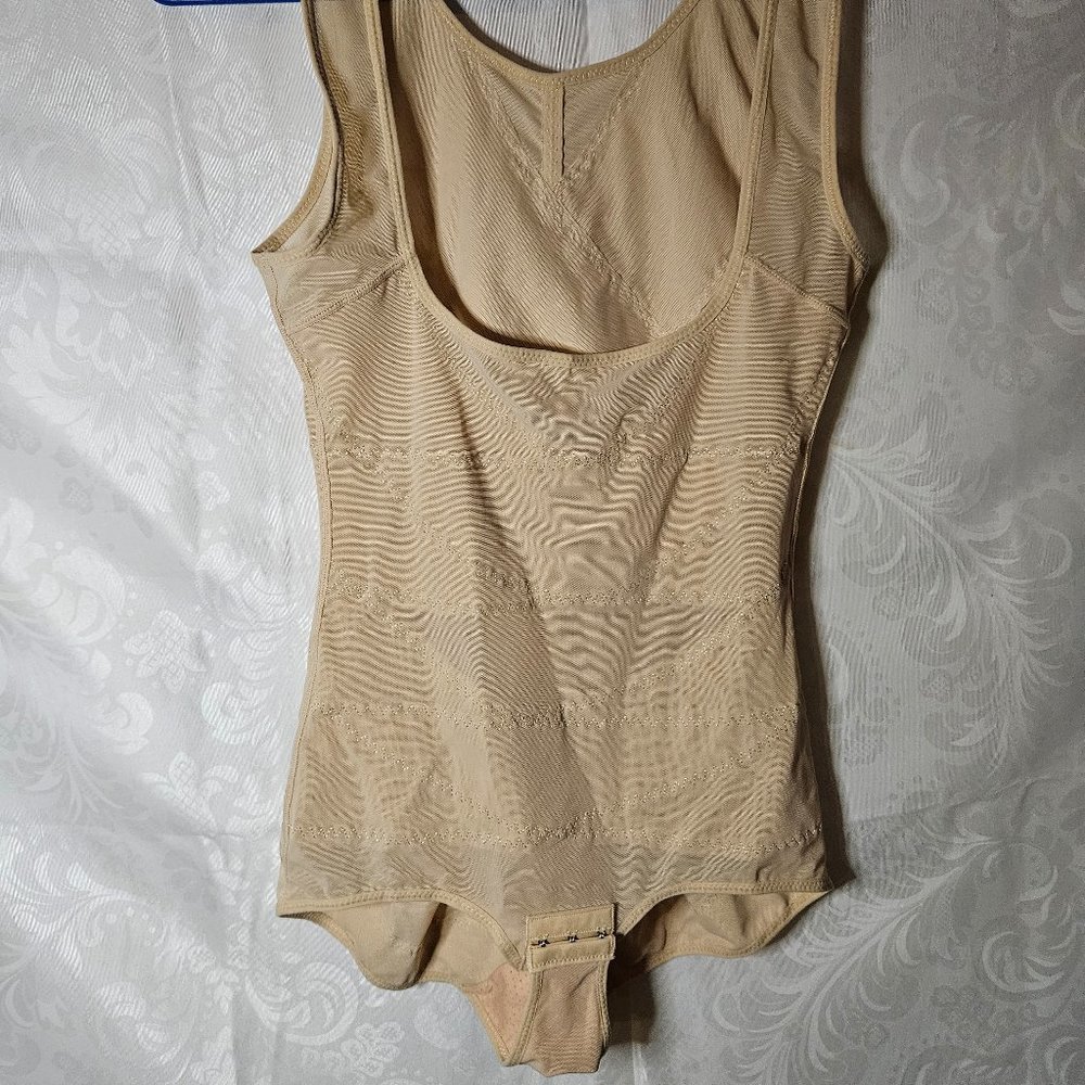 Shapewear Women's Body Suit Nude Size Extra Large
